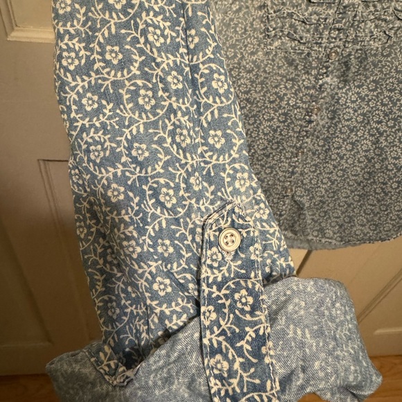 Erika Light Blue Floral Blouse Denim Chambray Look size small - Picture 4 of 7